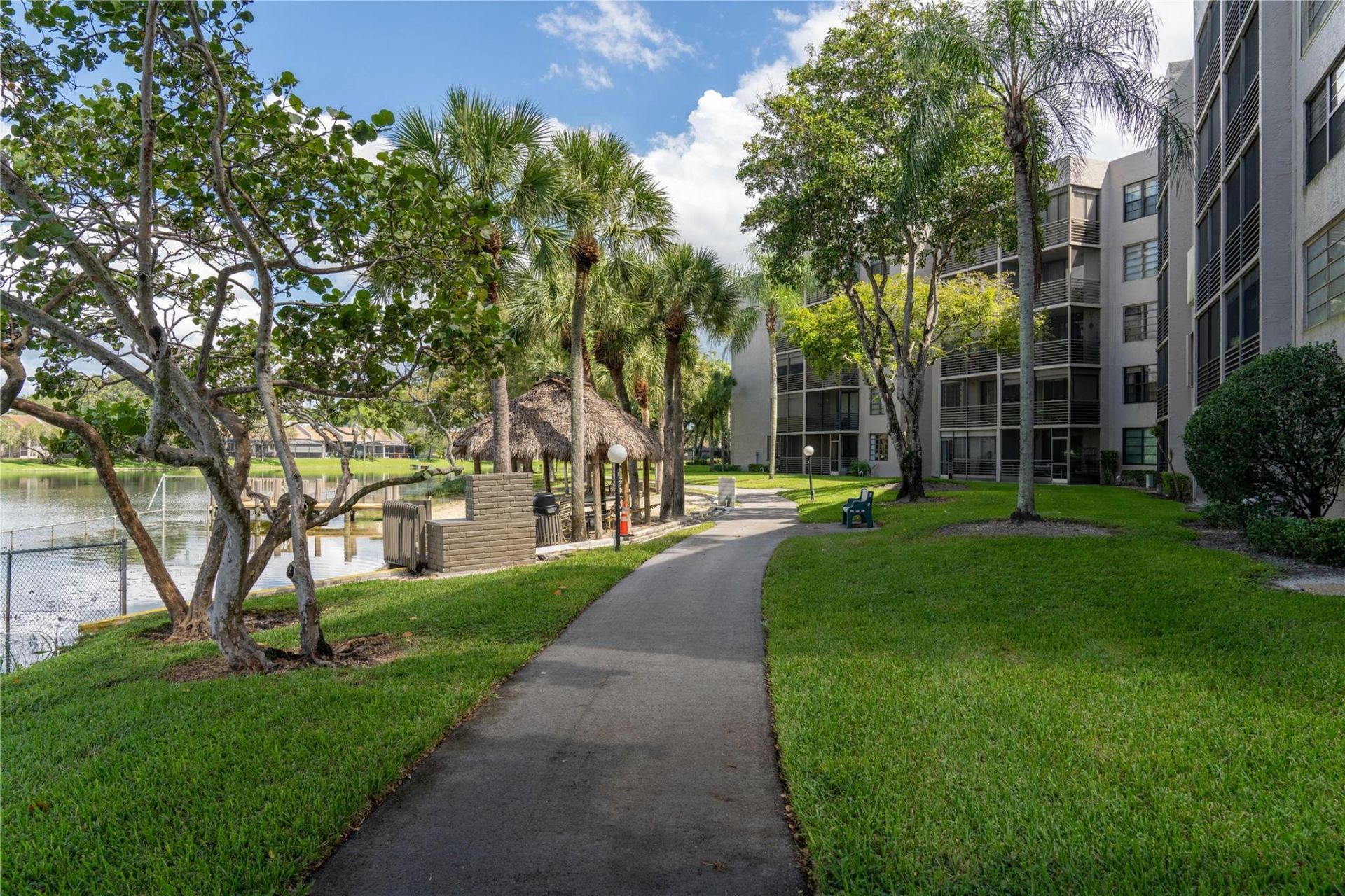 1101 Colony Point Circle, Unit 220, Pembroke Pines, FL 33026 Photo