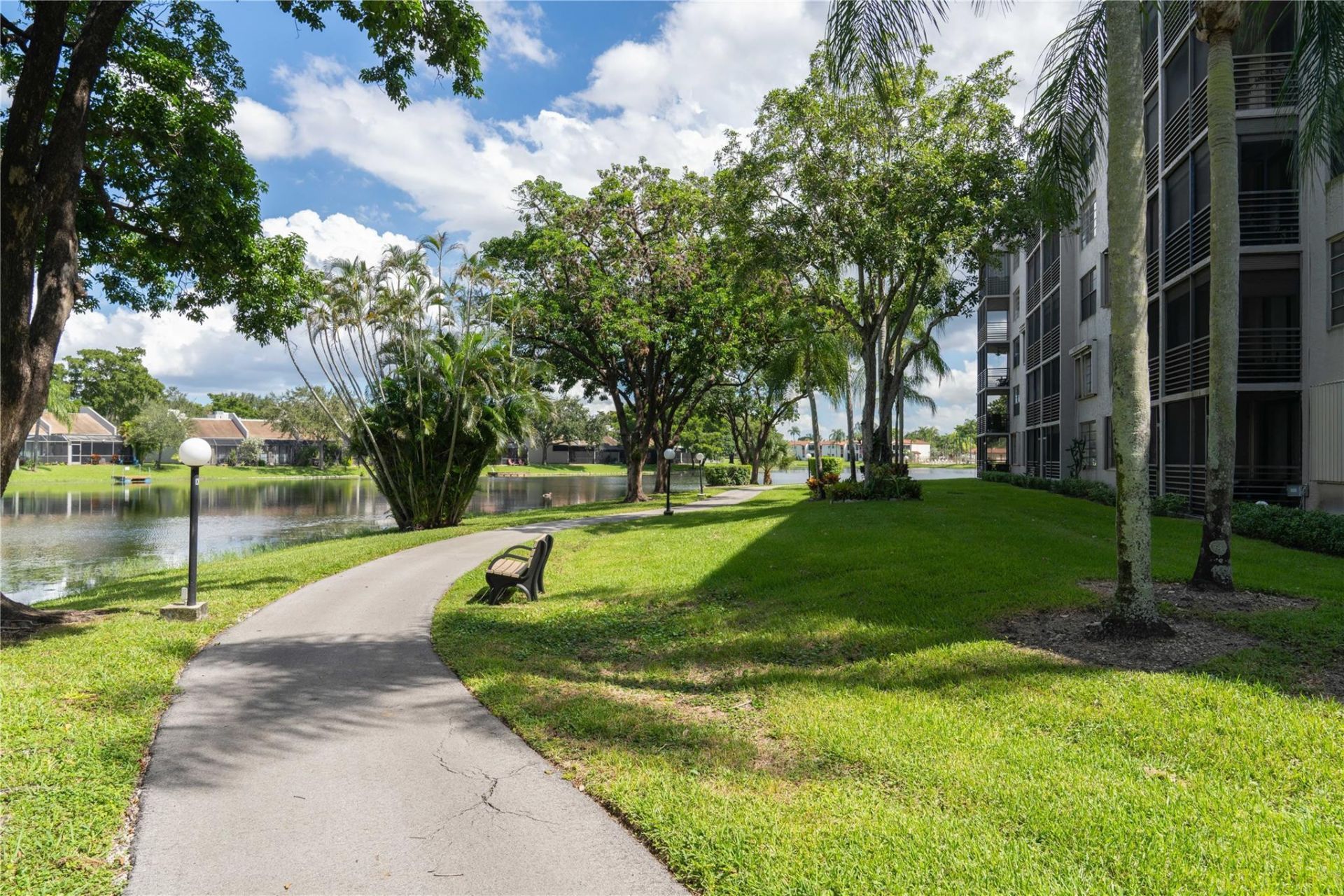 1101 Colony Point Circle, Unit 220, Pembroke Pines, FL 33026 Photo