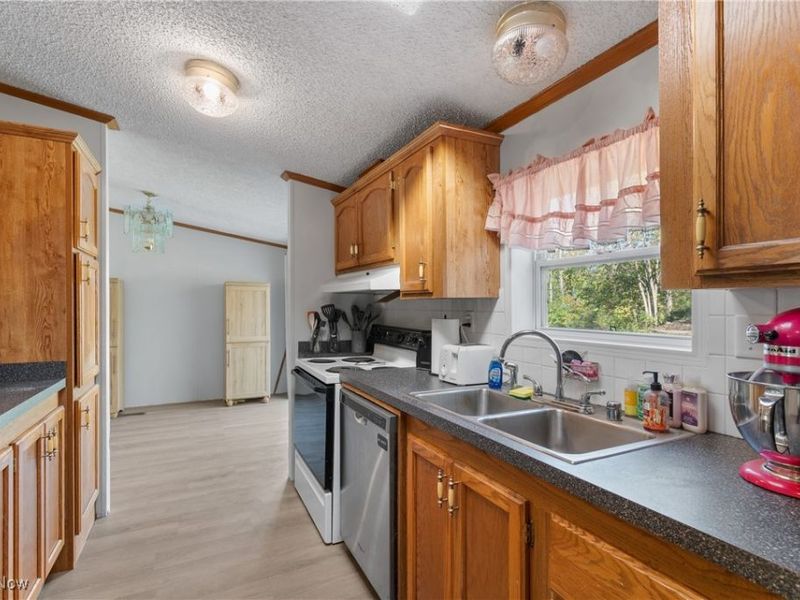 3509 38th Street NW, Canton, OH 44718 Photo 12