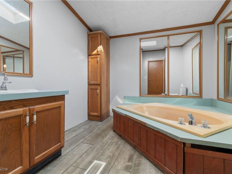 3509 38th Street NW, Canton, OH 44718 Photo 17