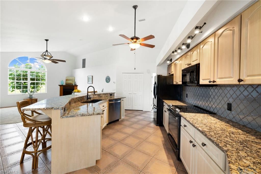 726 NW 37th Pl, Cape Coral, FL 33993 Photo