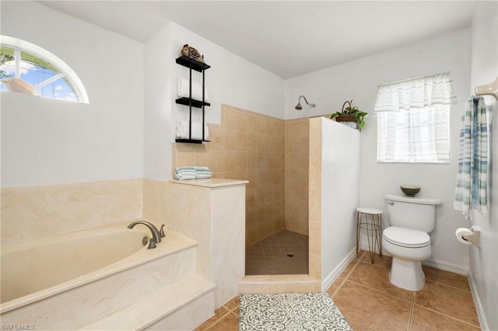 726 NW 37th Pl, Cape Coral, FL 33993 Photo