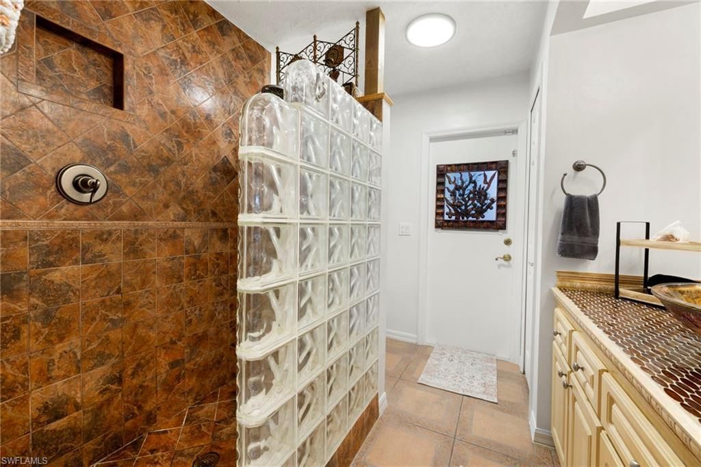 726 NW 37th Pl, Cape Coral, FL 33993 Photo