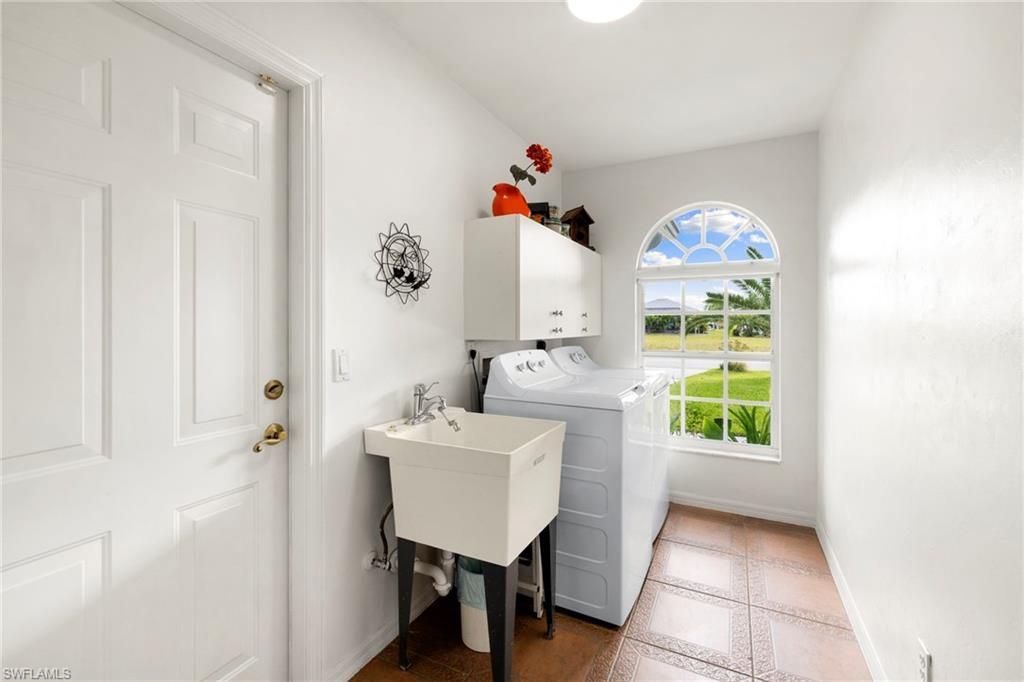 726 NW 37th Pl, Cape Coral, FL 33993 Photo