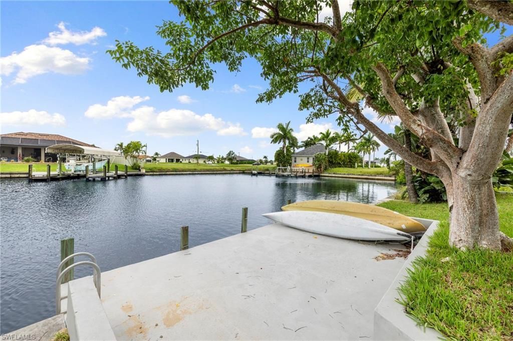 726 NW 37th Pl, Cape Coral, FL 33993 Photo