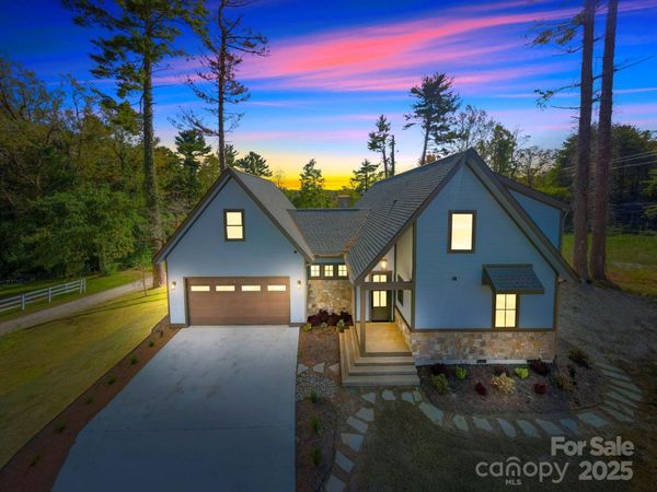 154 Osceola Road, Hendersonville, NC 28739