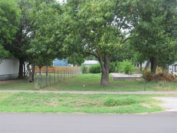 210 E E Carrie Manor RD, Manor, TX 78653