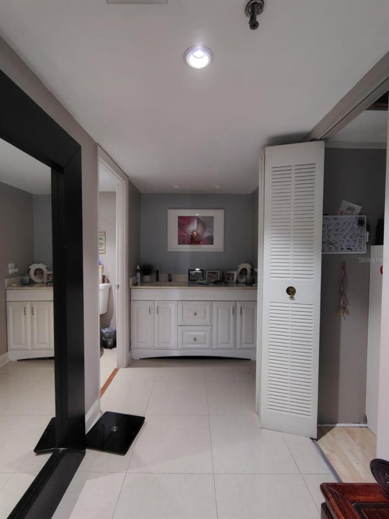 661 NE 195th Street, Unit 402, Miami, FL 33179 Photo