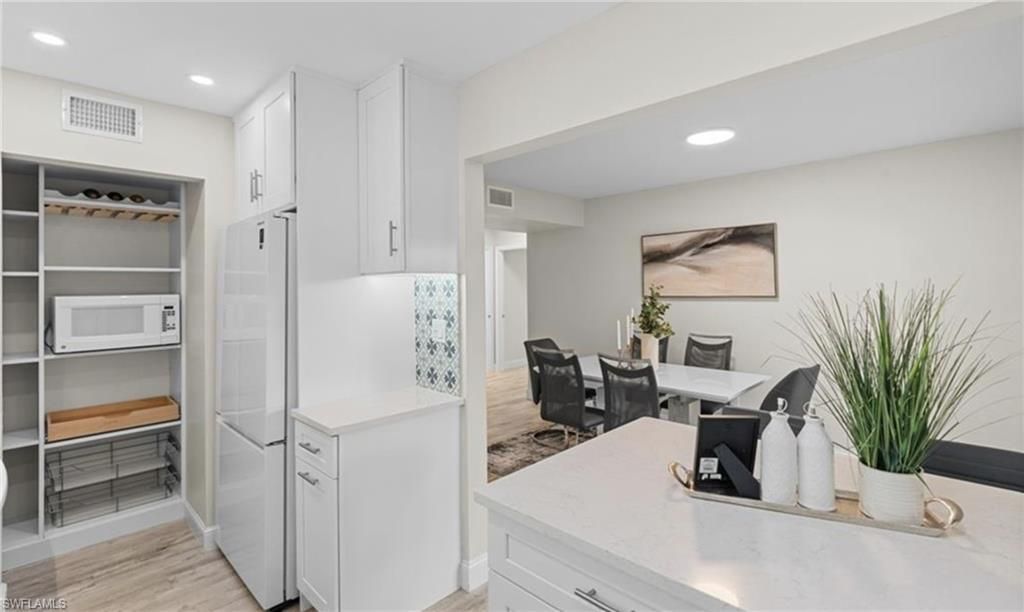 788 Park Shore Dr, Unit F17, Naples, FL 34103 Photo