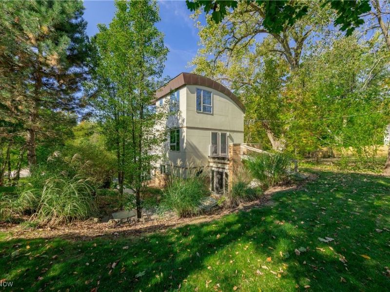 2091 S Belvoir Boulevard, South Euclid, OH 44121 Photo 9