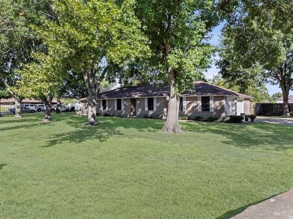 113 Hackberry Street, Oak Leaf, TX 75154