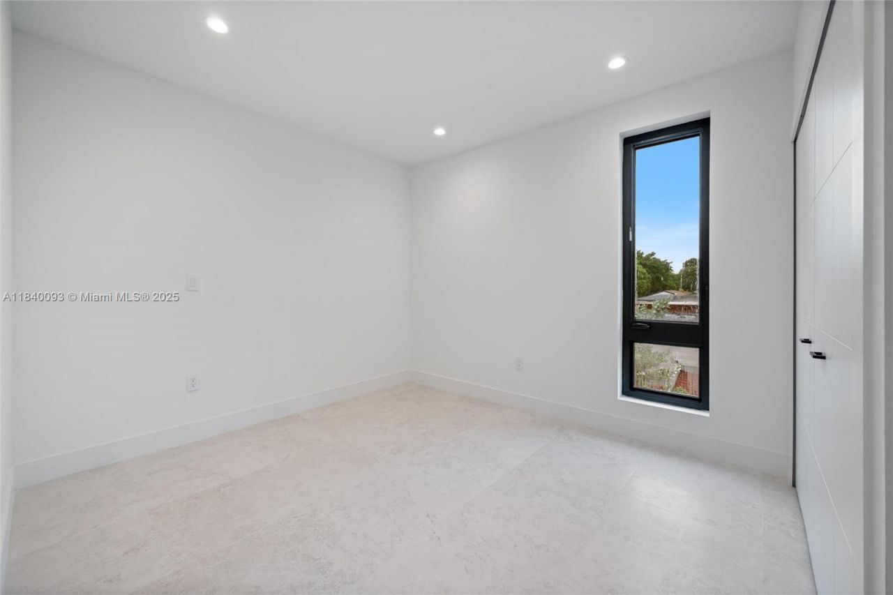 2937 SW 21st St, Miami, FL 33145 Photo