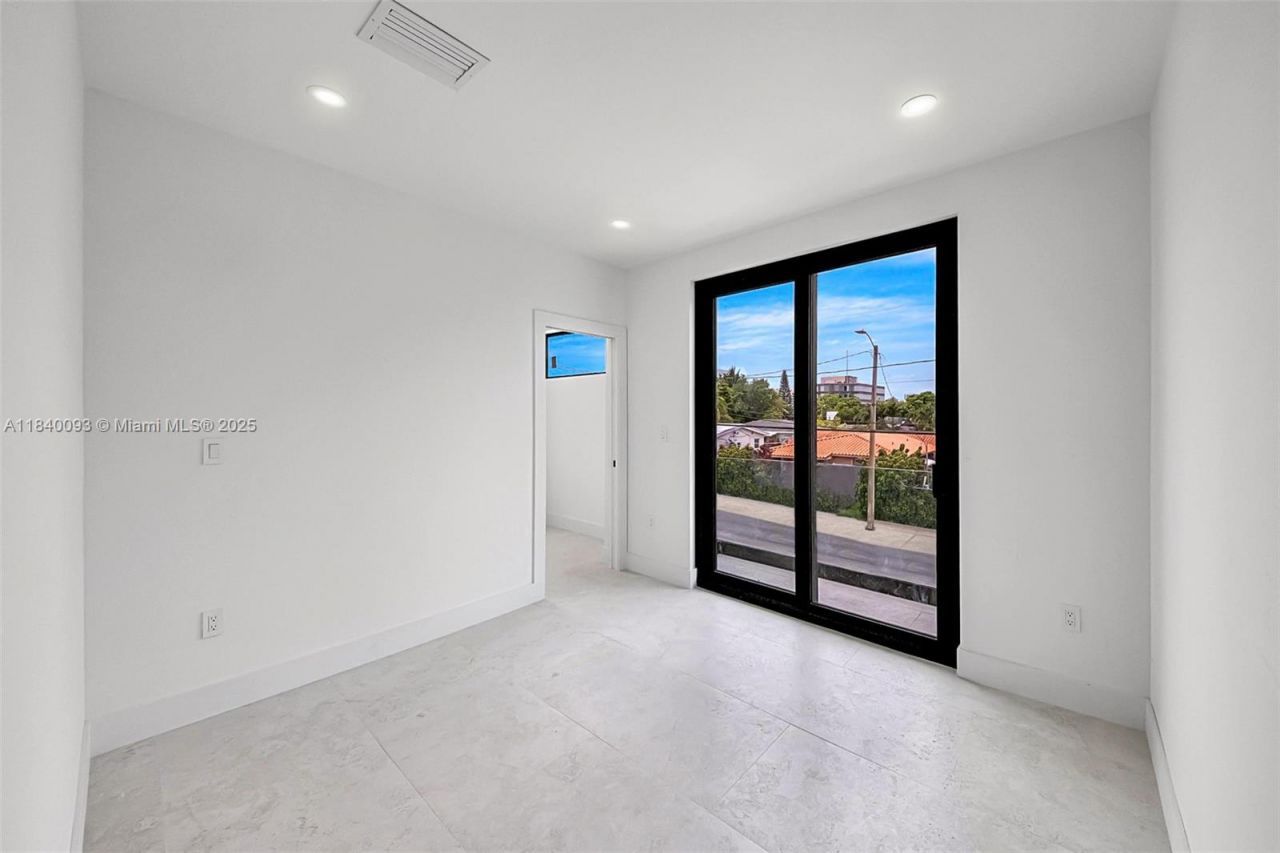 2937 SW 21st St, Miami, FL 33145 Photo