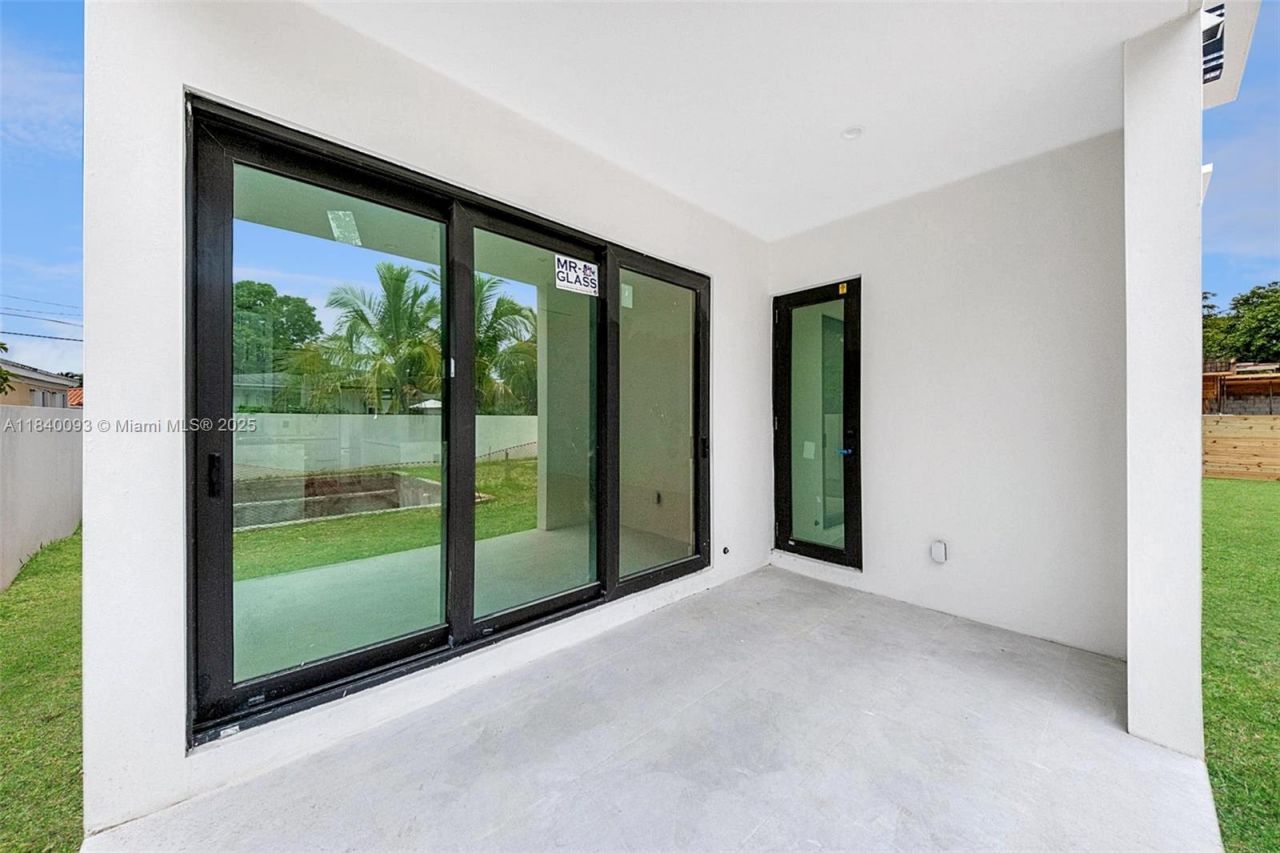 2937 SW 21st St, Miami, FL 33145 Photo