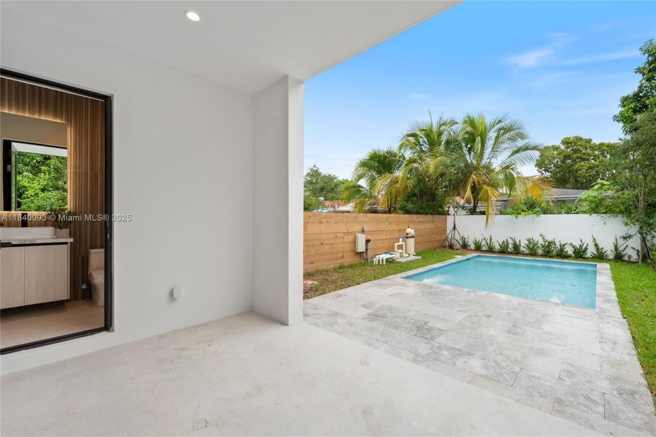 2937 SW 21st St, Miami, FL 33145 Photo