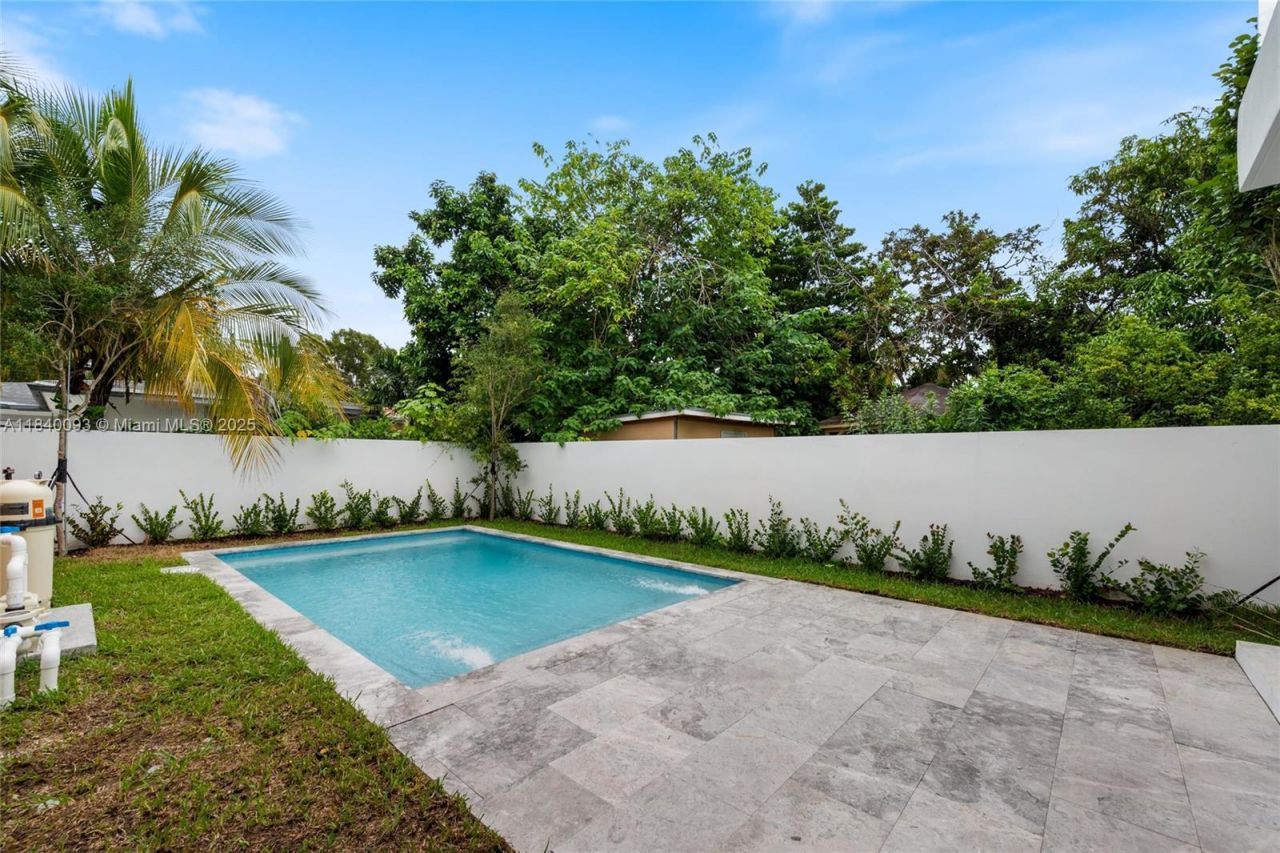 2937 SW 21st St, Miami, FL 33145 Photo