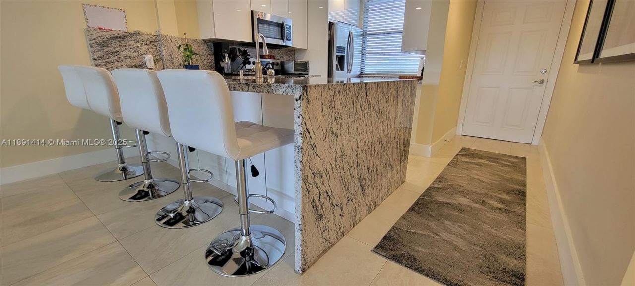 1530 Whitehall Dr, Unit 405, Davie, FL 33324 Photo