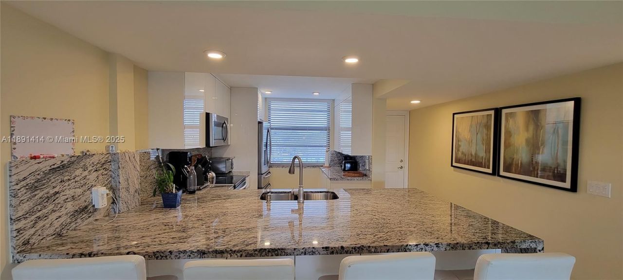 1530 Whitehall Dr, Unit 405, Davie, FL 33324 Photo