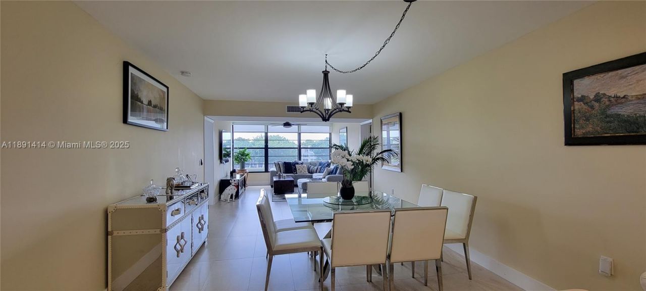 1530 Whitehall Dr, Unit 405, Davie, FL 33324 Photo