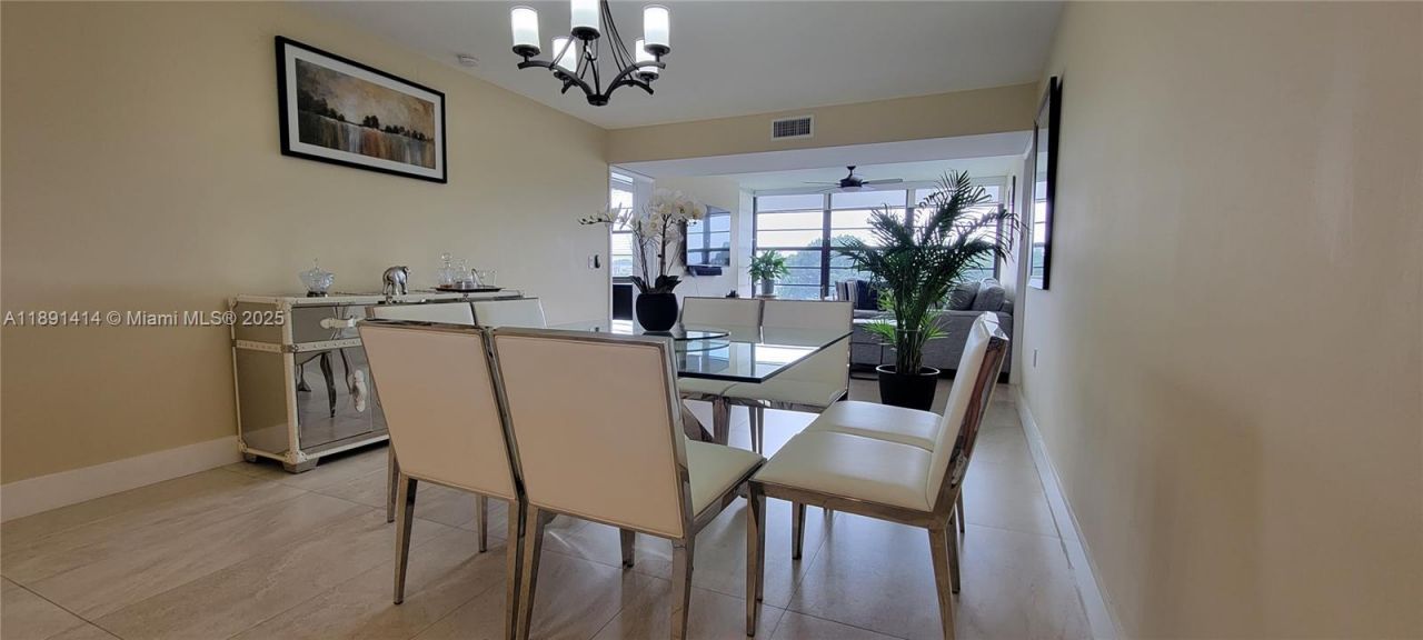 1530 Whitehall Dr, Unit 405, Davie, FL 33324 Photo