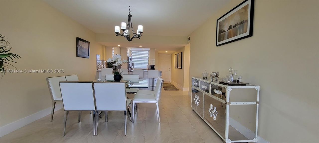 1530 Whitehall Dr, Unit 405, Davie, FL 33324 Photo