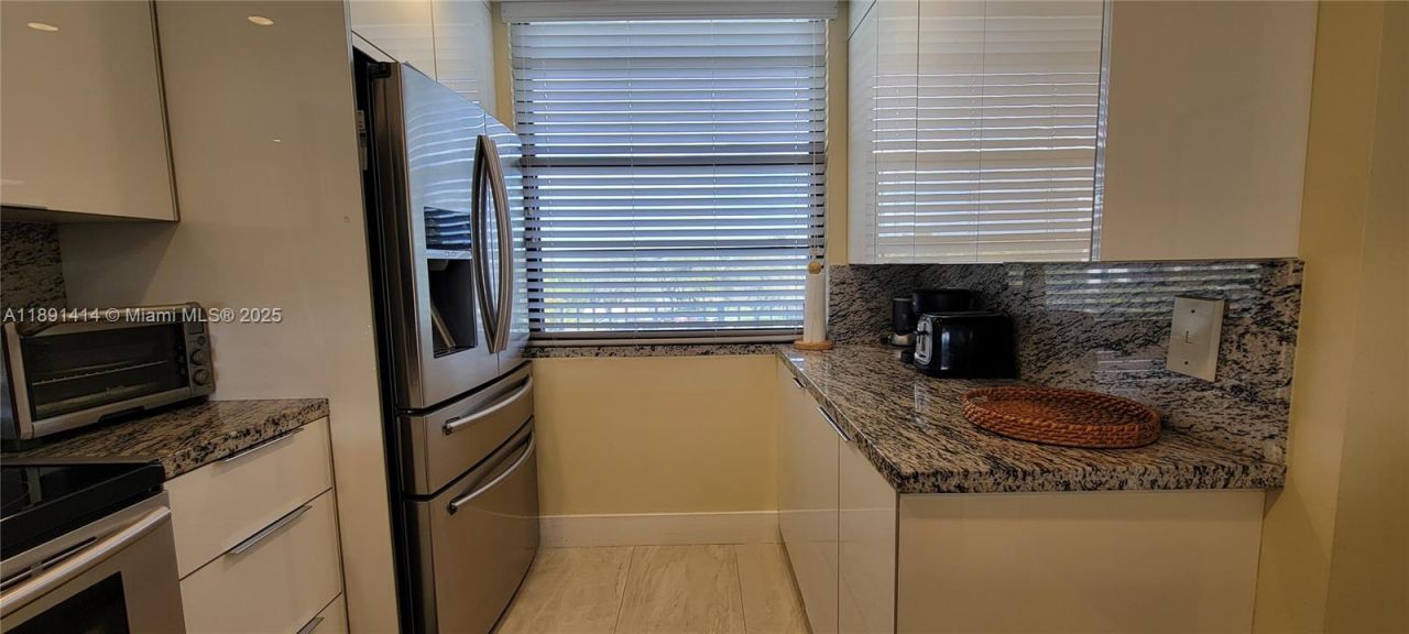 1530 Whitehall Dr, Unit 405, Davie, FL 33324 Photo