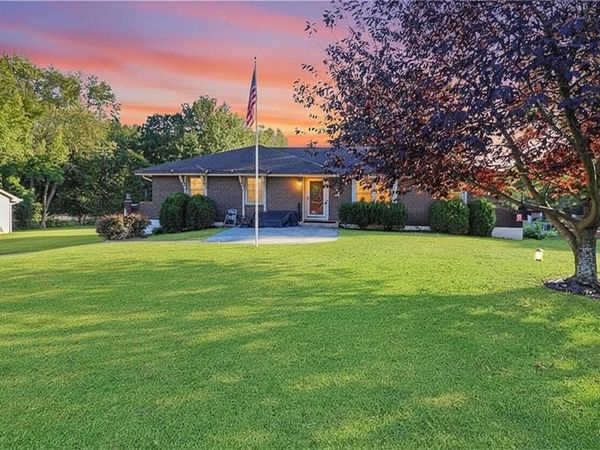 26 NE 360th Road, Warrensburg, MO 64093
