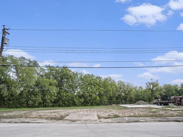 242 Cardiff, San Antonio, TX 78220