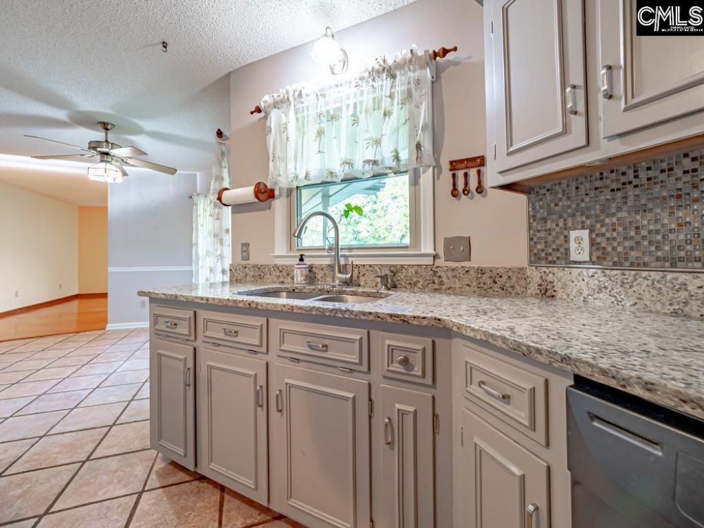 6674 Francis Marion Avenue Photo 11