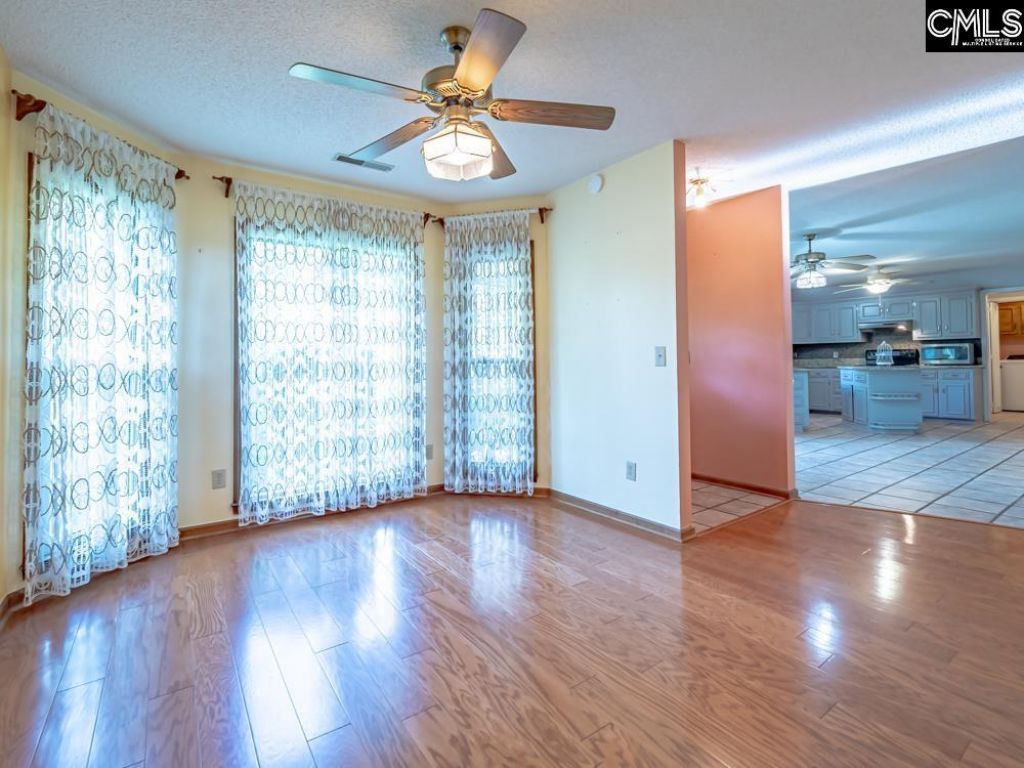 6674 Francis Marion Avenue Photo 6