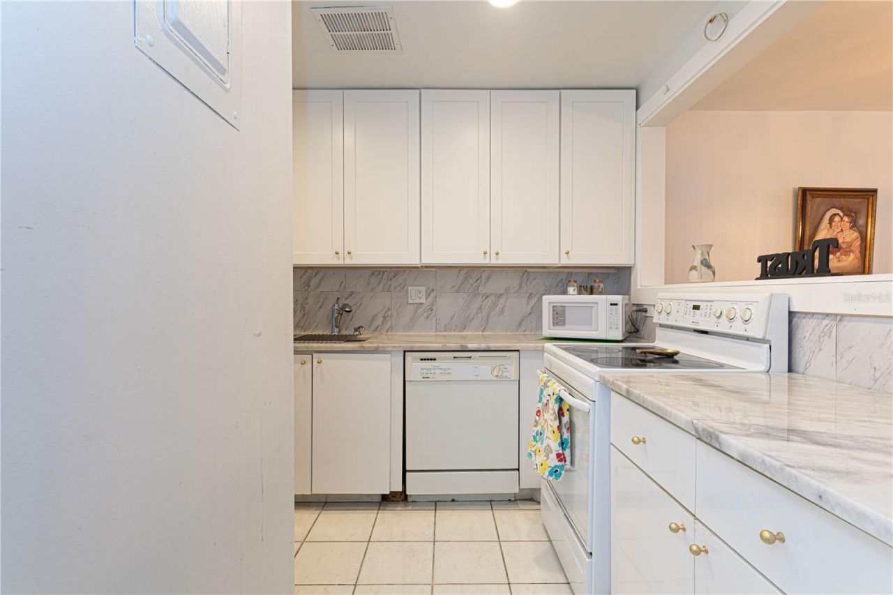 1421 NW 19th Terrace, Unit 102, Delray Beach, FL 33445 Photo