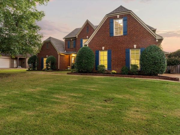 1533 E INDIAN WELLS DR, Collierville, TN 38017