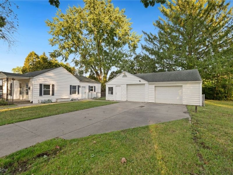 728 Hillside Place SW, Massillon, OH 44647 Photo 3