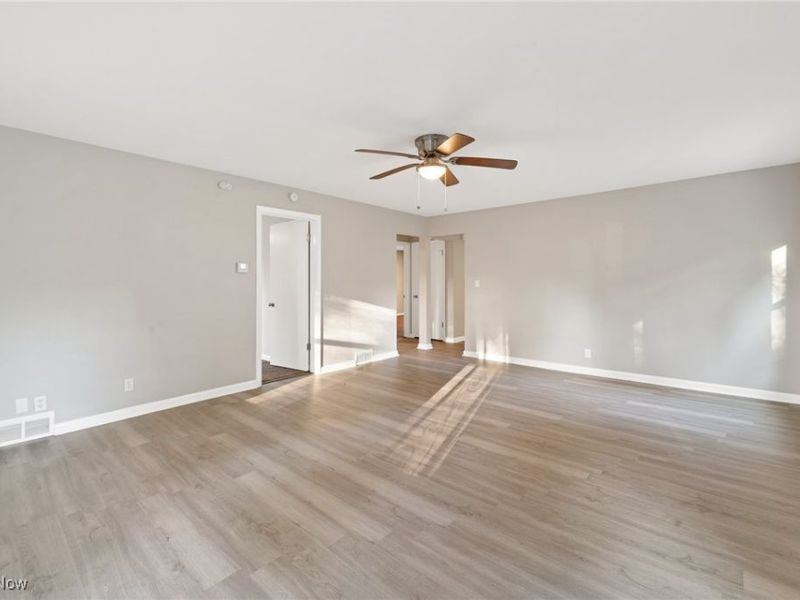 728 Hillside Place SW, Massillon, OH 44647 Photo 4