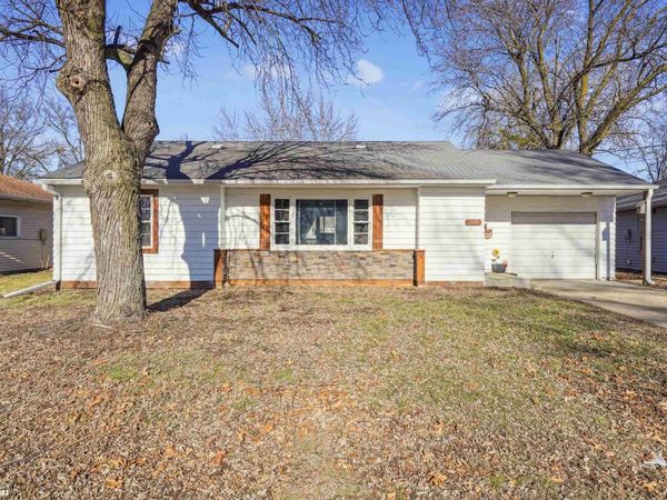 1117 3Rd Avenue E, Oskaloosa, IA 52577