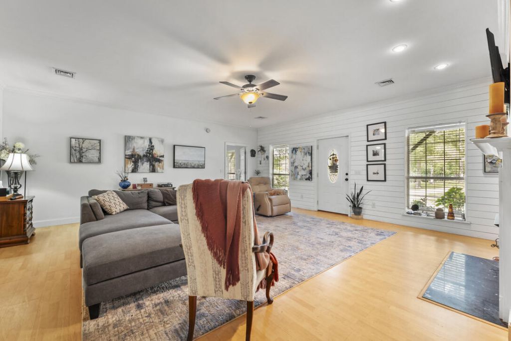 3401 Santee River Road Photo 10