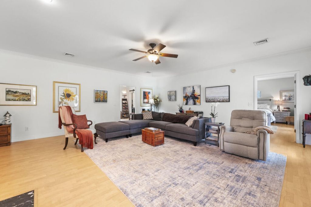 3401 Santee River Road Photo 9