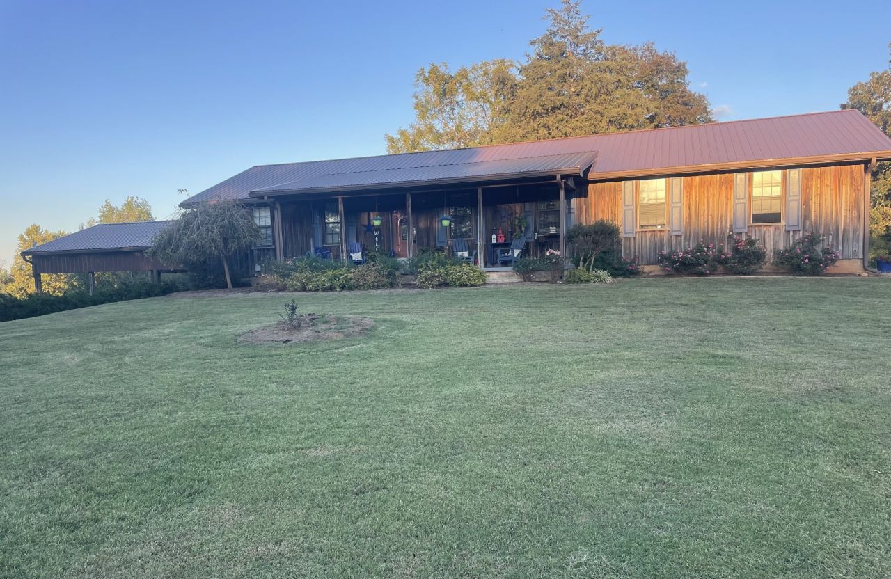 2890 Nance Bend Rd Clifton, TN 38425