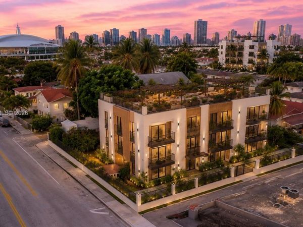 1267 NW 3rd St, Miami, FL 33125