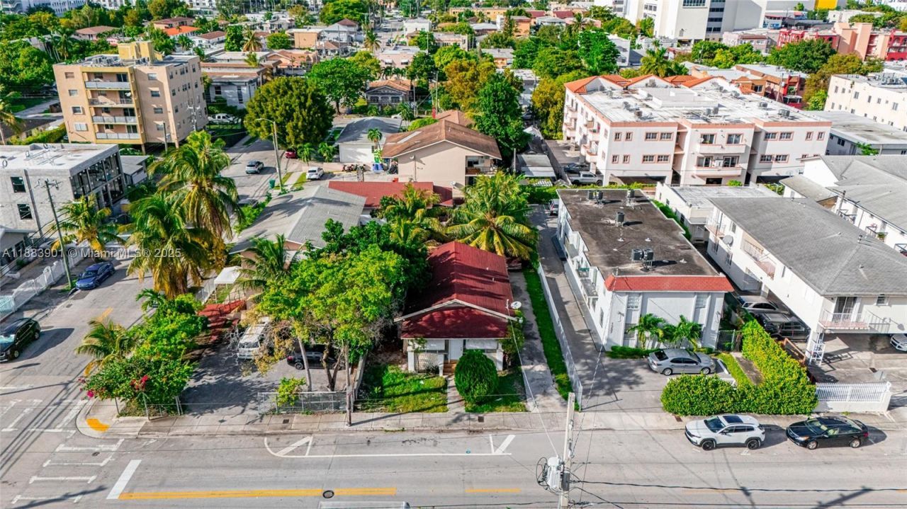 1267 NW 3rd St, Miami, FL 33125 Photo