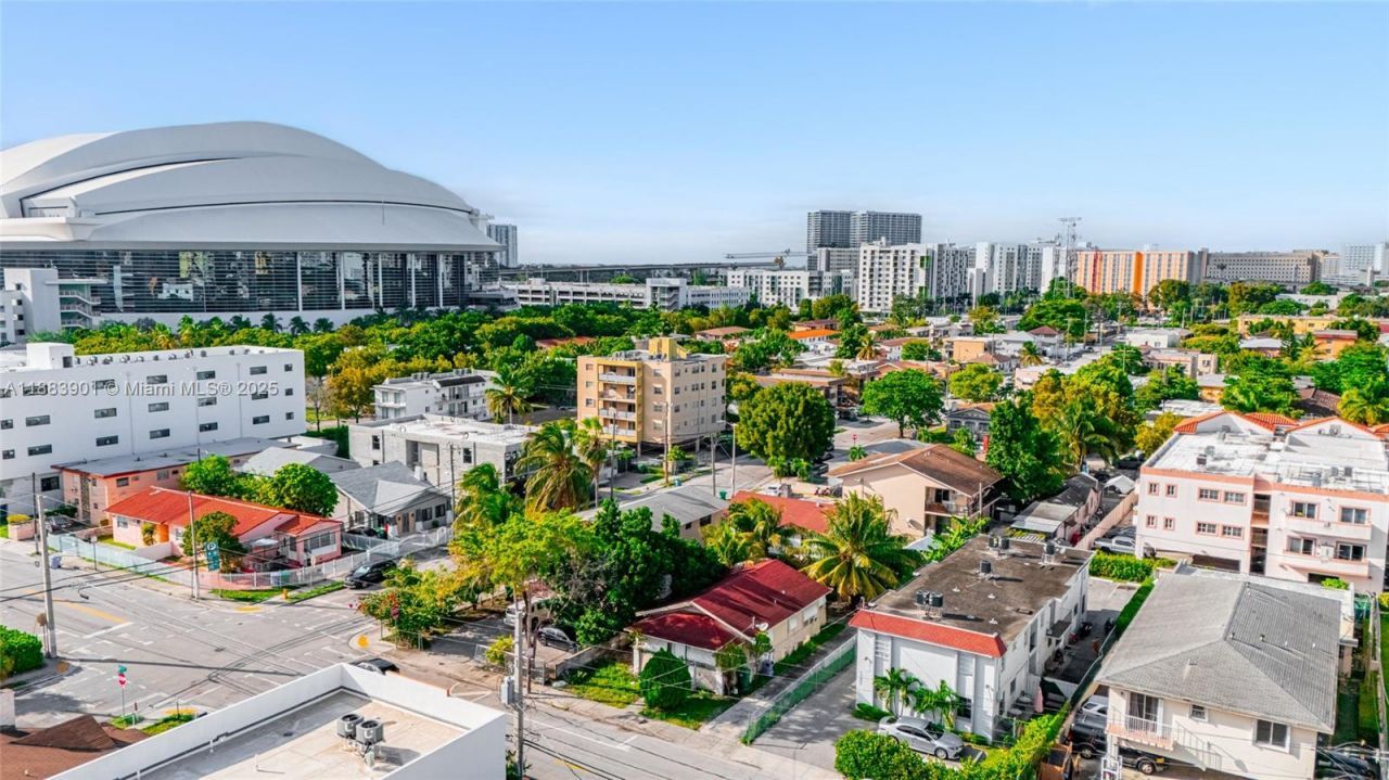 1267 NW 3rd St, Miami, FL 33125 Photo