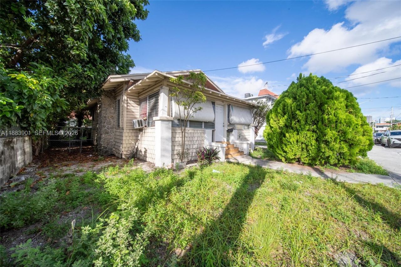 1267 NW 3rd St, Miami, FL 33125 Photo