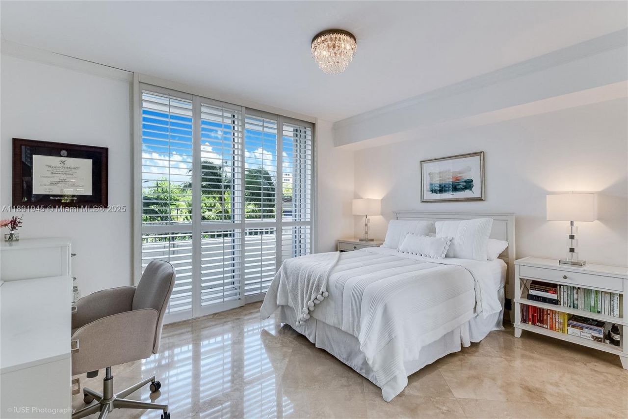 791 Crandon Blvd, Unit 303, Key Biscayne, FL 33149 Photo