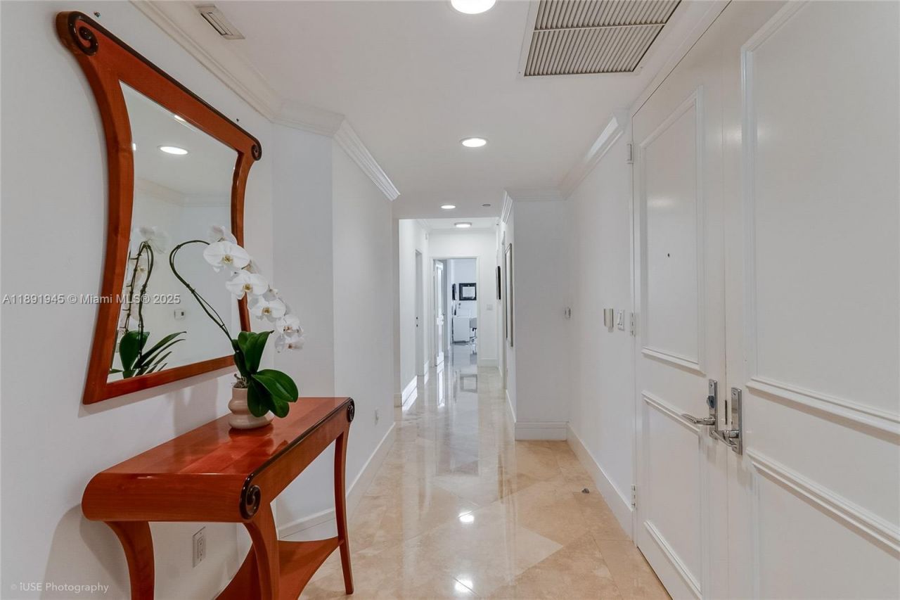 791 Crandon Blvd, Unit 303, Key Biscayne, FL 33149 Photo