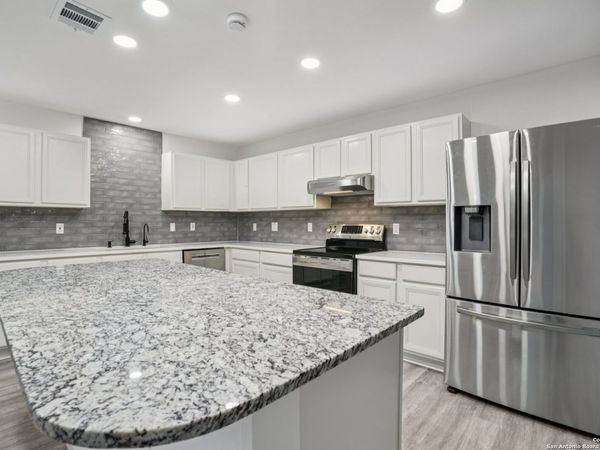 1923 Town Oak, San Antonio, TX 78232