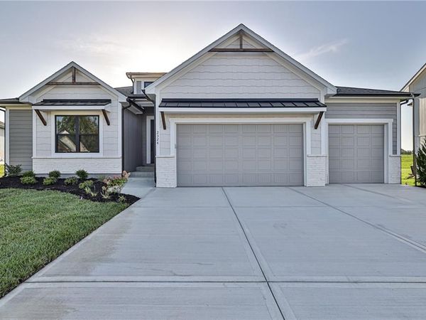 14014 Crawford Creek Circle, Lake Lotawana, MO 64034