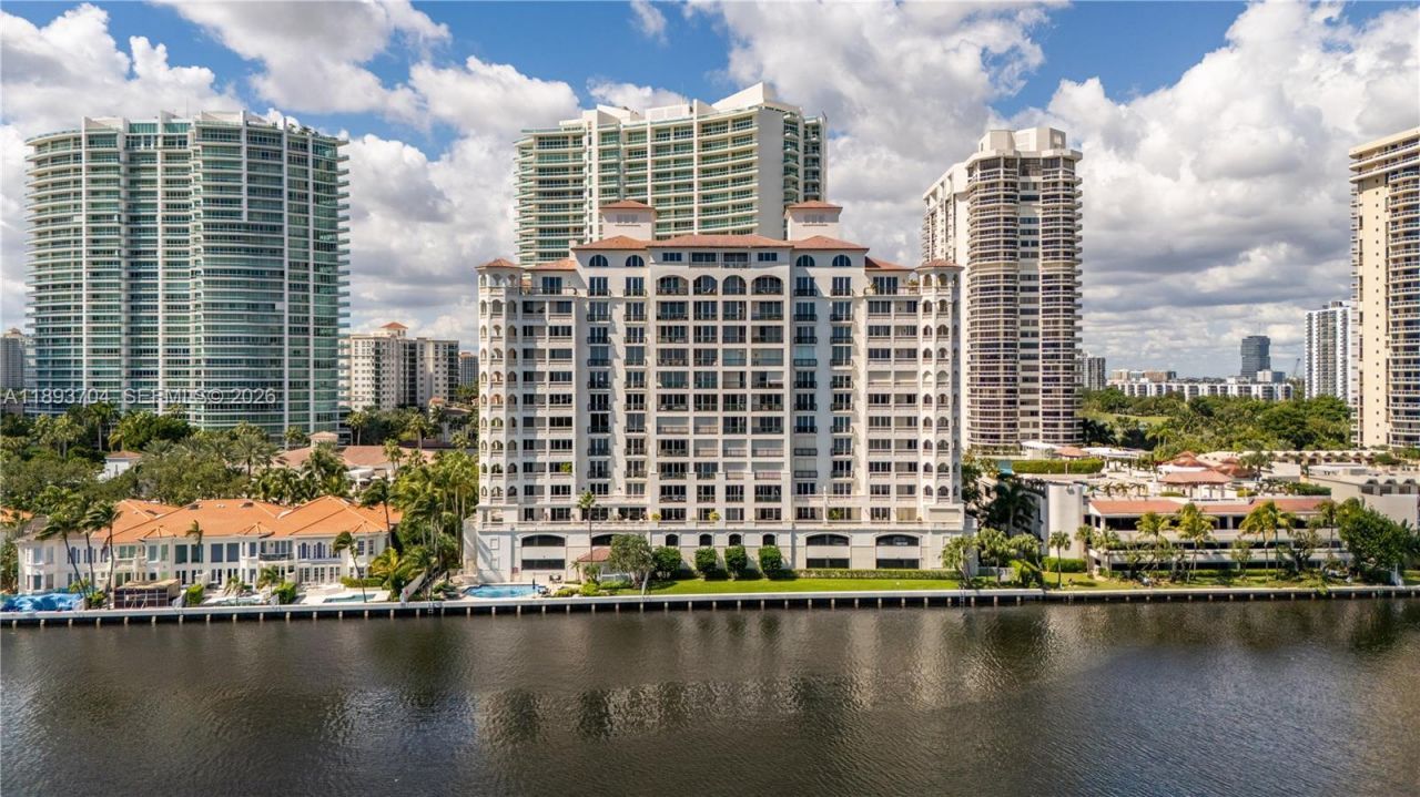 20165 NE 39th Pl, Unit 303 & 204, Aventura, FL 33180 Photo