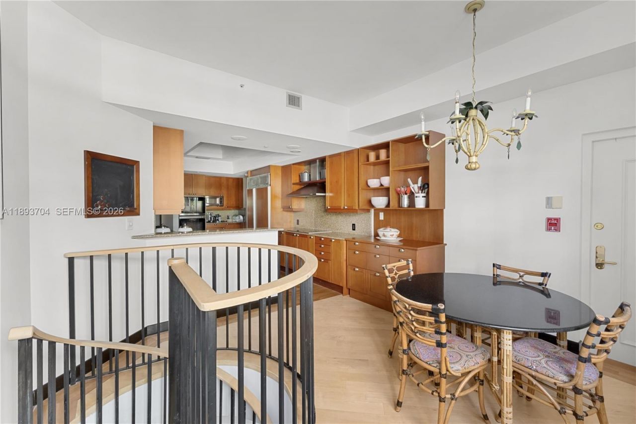 20165 NE 39th Pl, Unit 303 & 204, Aventura, FL 33180 Photo