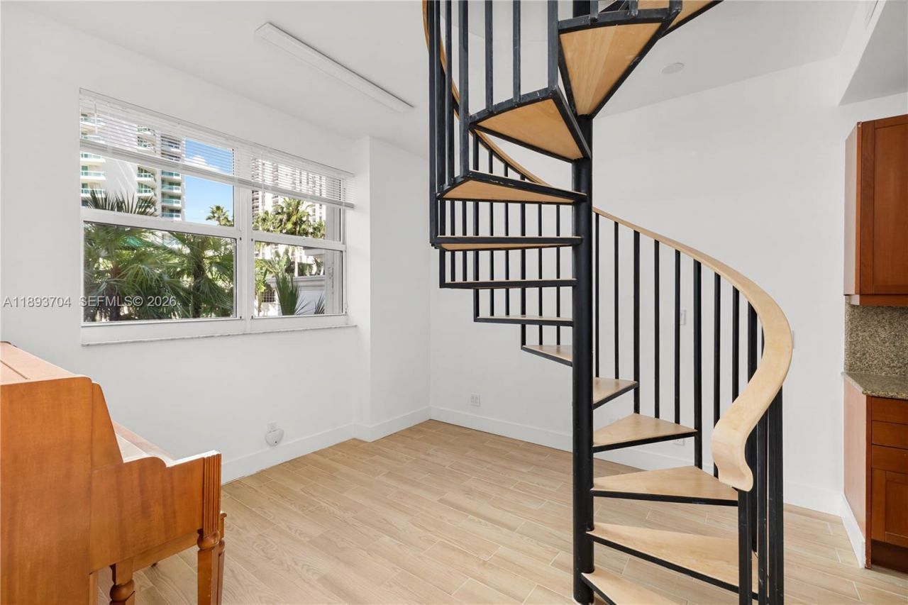 20165 NE 39th Pl, Unit 303 & 204, Aventura, FL 33180 Photo