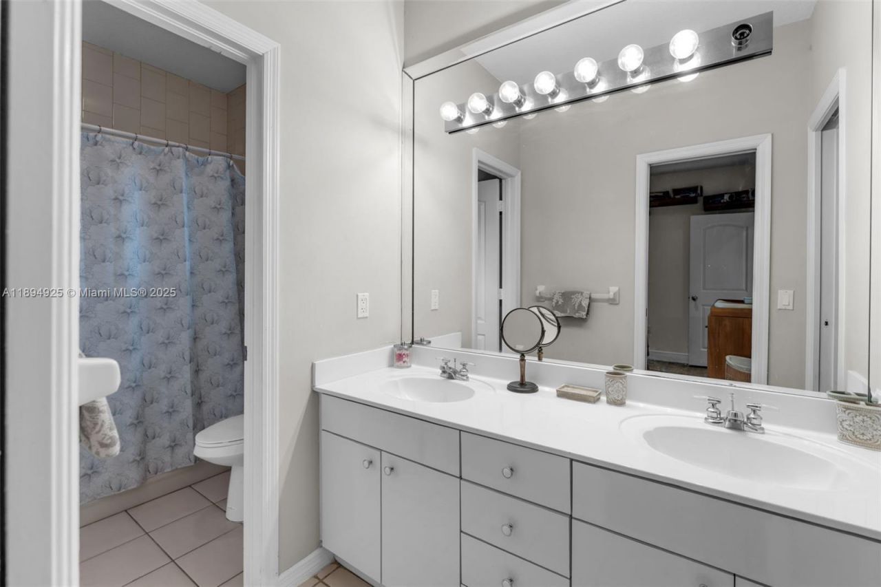 12019 SW 77th Ter, Miami, FL 33183 Photo